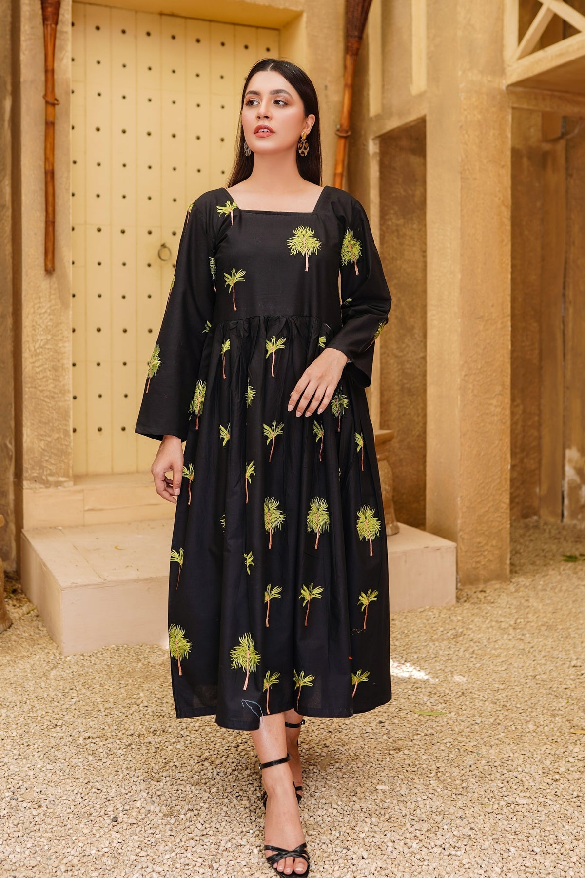 Black Arabic Frock - Womaniah